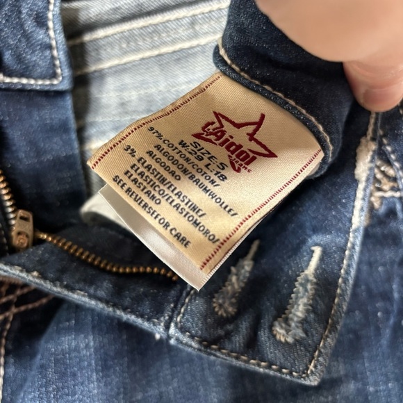 L.A Idol Mid-Rise Bling Embroidered Pocket Denim Capri’s Size 5 - Picture 7 of 7